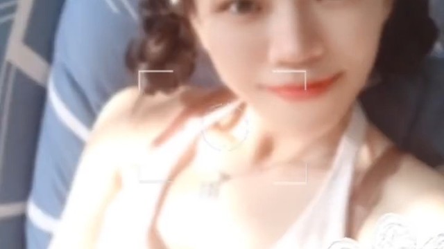 埃臭美一下鸭！