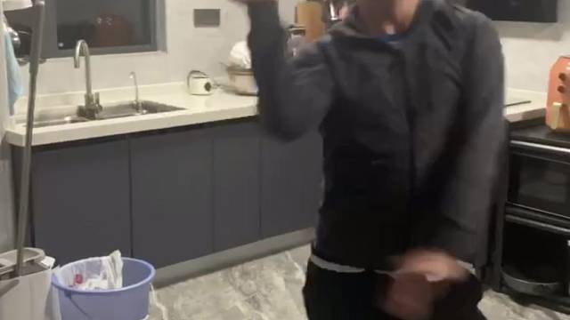 睡不着来一段最近练的拉丁舞