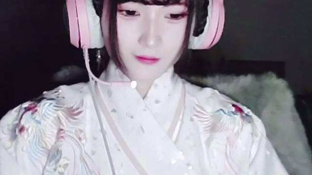 各花各有各花香各山各水各有灵

人格有道，道不同不相为谋