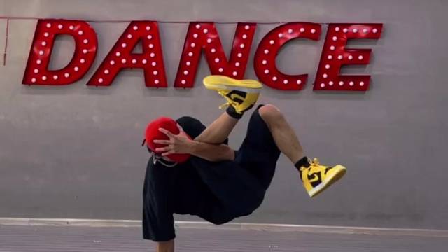 Footworkcombo街舞教学ABC街舞
街舞少年以舞抗疫常州少儿街舞