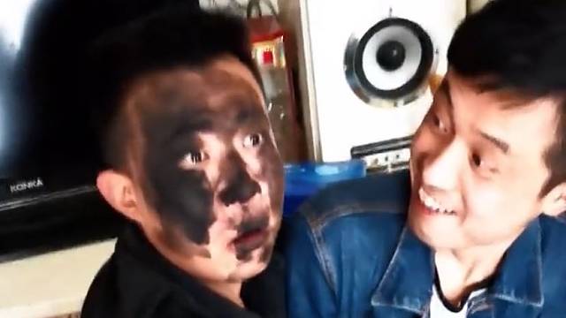 这招还行，困住双手了