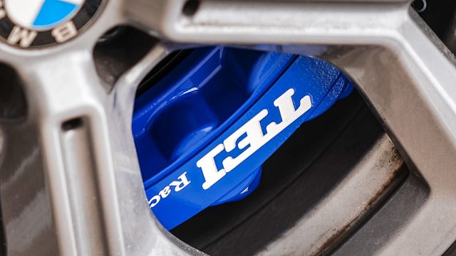 【刹车改装知识】宝马x3升级TEI Racing刹车P60NS六活塞卡钳套件