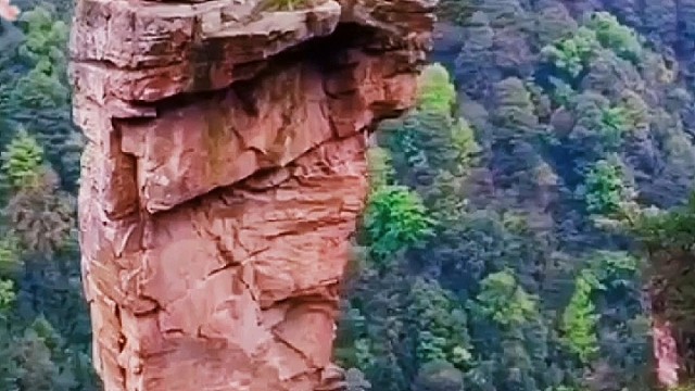 给大家表演个高山舞蹈