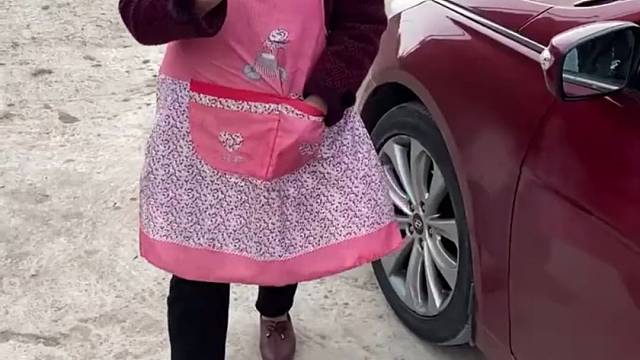 最佩服袁婆了，一大把年纪了，还这么生龙活虎，果然人老心不老。