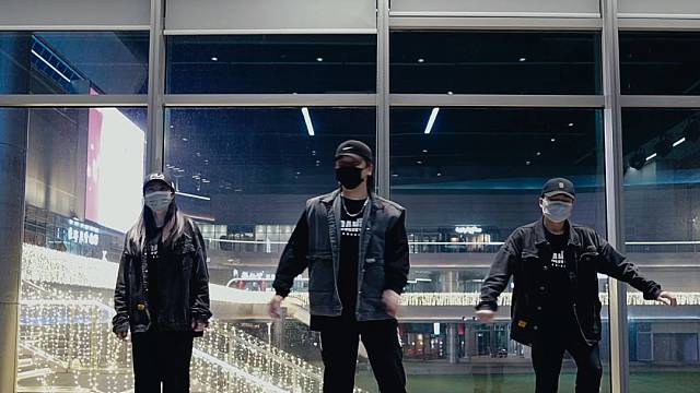 你们在mk发歌单我发舞蹈。卷起来