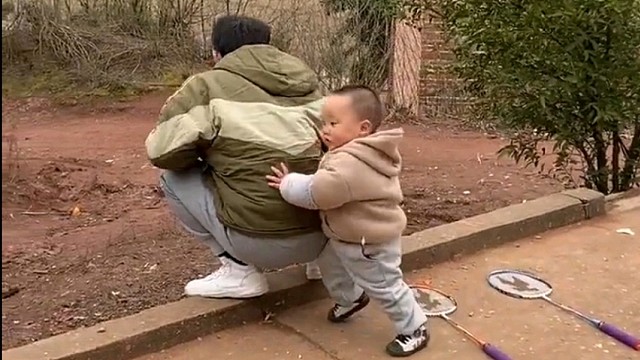 被爸爸救下一命