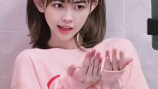 大家好我叫多多