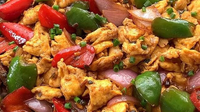 分享一道鸡蛋的家常做法，全家人都说好吃。做法简单，一看就会。