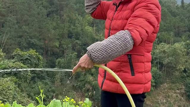 呼一起去泡温泉某咯？自己发明的那种