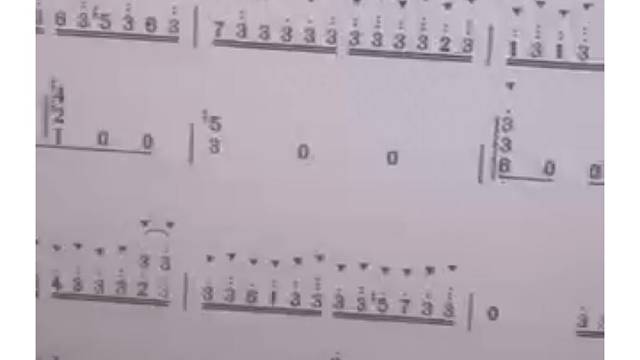 “伴着钟声我哄你入睡”