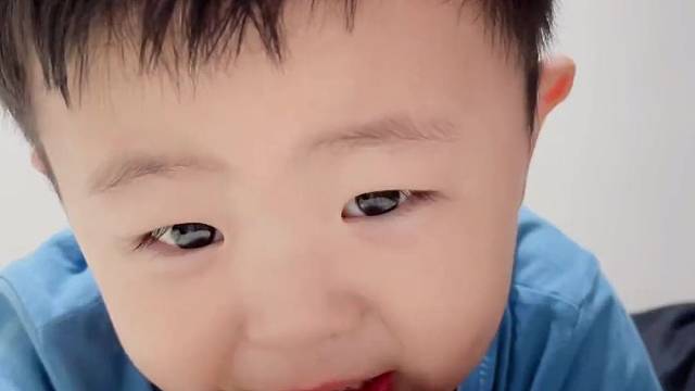 我在教他数数字……他却理直气壮的把5和7给吃了