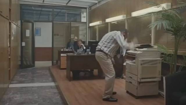 阿联酋电信公司拍摄的一支“倒霉集锦”广告短片，代入感很强，已经开始怀疑人生了！