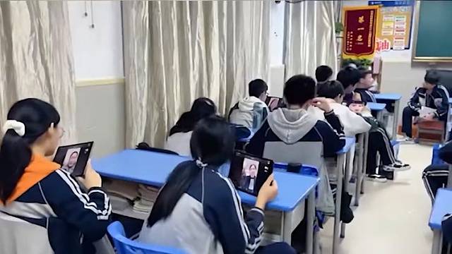 这深刻诠释了皮夹克和小棉袄的区别