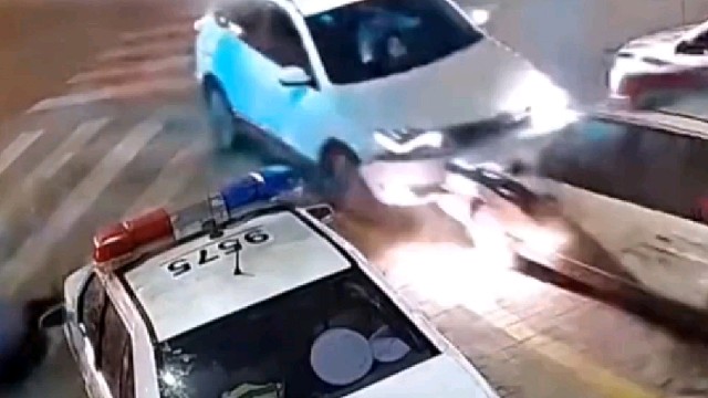 一个动作挽救了三个家庭