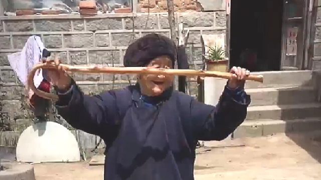 好可爱的奶奶，太喜欢了。。。