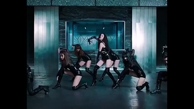 吹灭读书灯，一身都是月