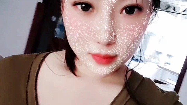 生活就是自己哄自己，把自己劝明白了，什么都解决了，好好生活，好好爱自己，把期待降低，把依赖变少…