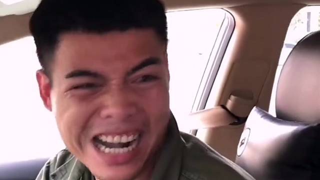 驾校赵教练气得吐血。