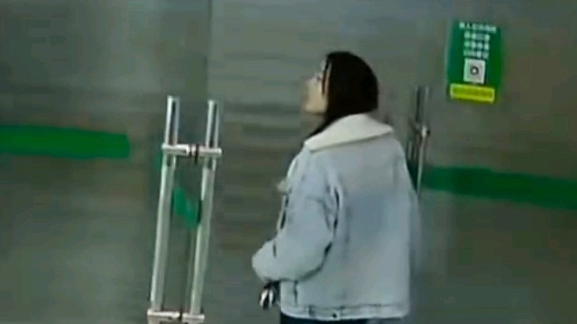 当时放下手机过去帮忙，就只录了一半