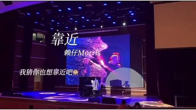 像我这样敢穿着卫衣上台的人不多了