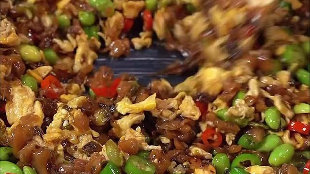 没胃口吃饭，试做这个外婆菜炒蛋，每次都能吃好几碗米饭