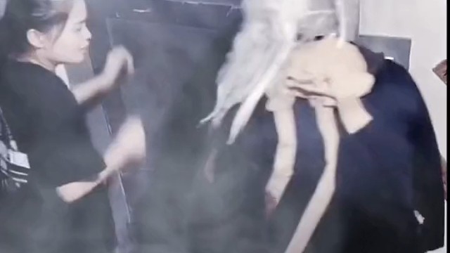 啥时候都不能丢下女友