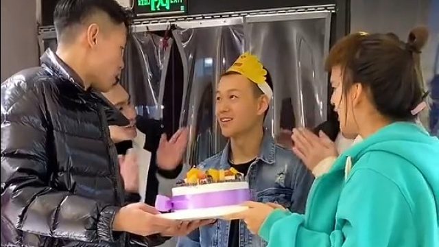 祝你生日快乐哈