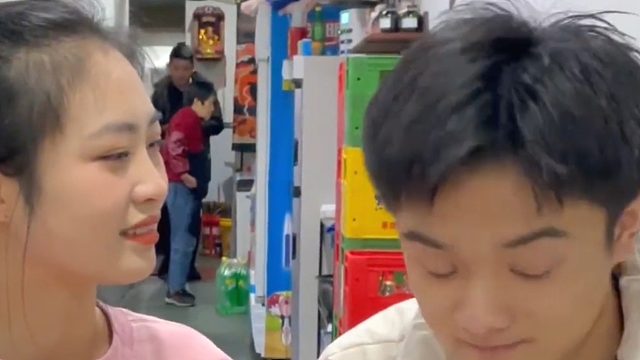 跟男友说分居他还想很高兴的样子