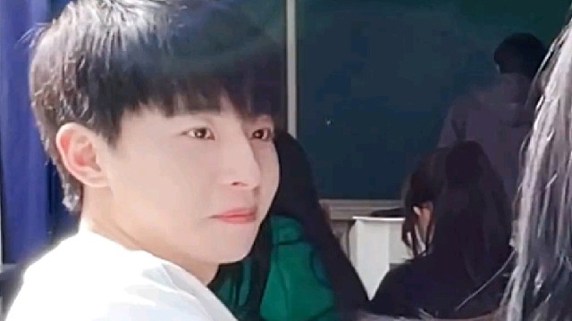 教室座位前后故意讨你温柔的骂