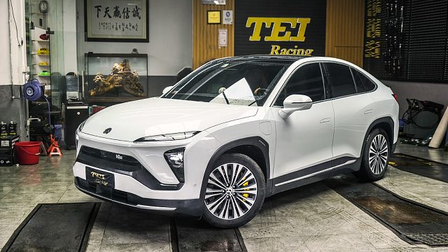 20款蔚来EC6前轮改装TEI Racing S60竞技版高性能一体六活塞刹车卡钳套件