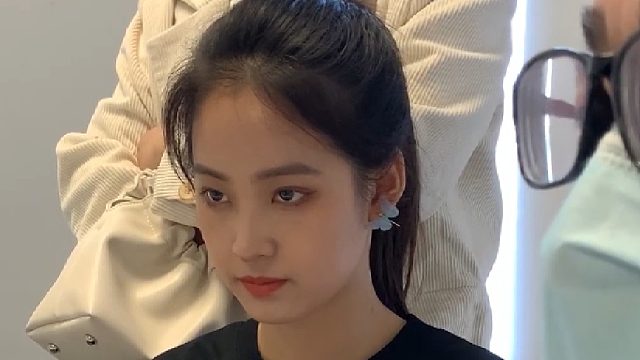 当他问出最后一个问题，我裂开了