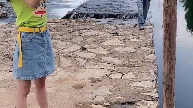 看一次，笑一次