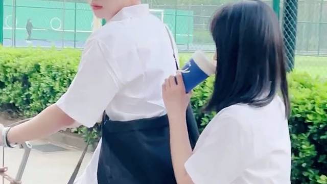 載著喜歡的人回家，車速都變慢了
??