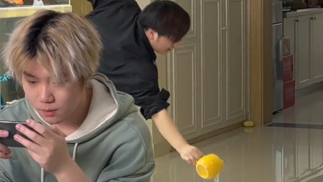 让朋友误以为进入循环