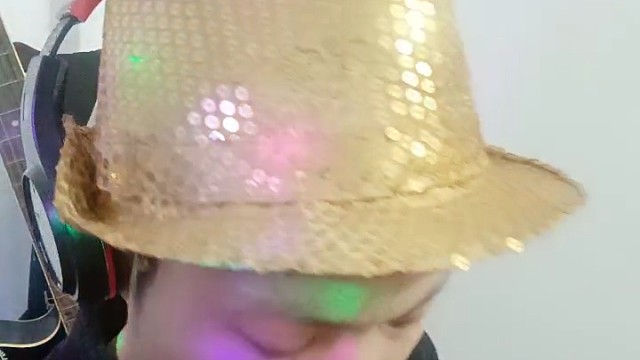 曾经很火很低沉的一首歌