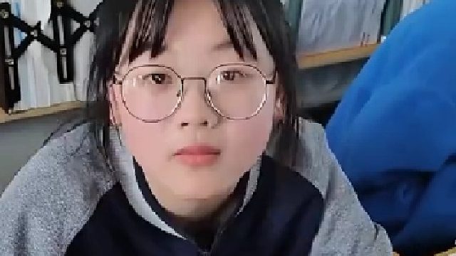 我说咋感觉有点不大对劲呢，原来是在搞创作！