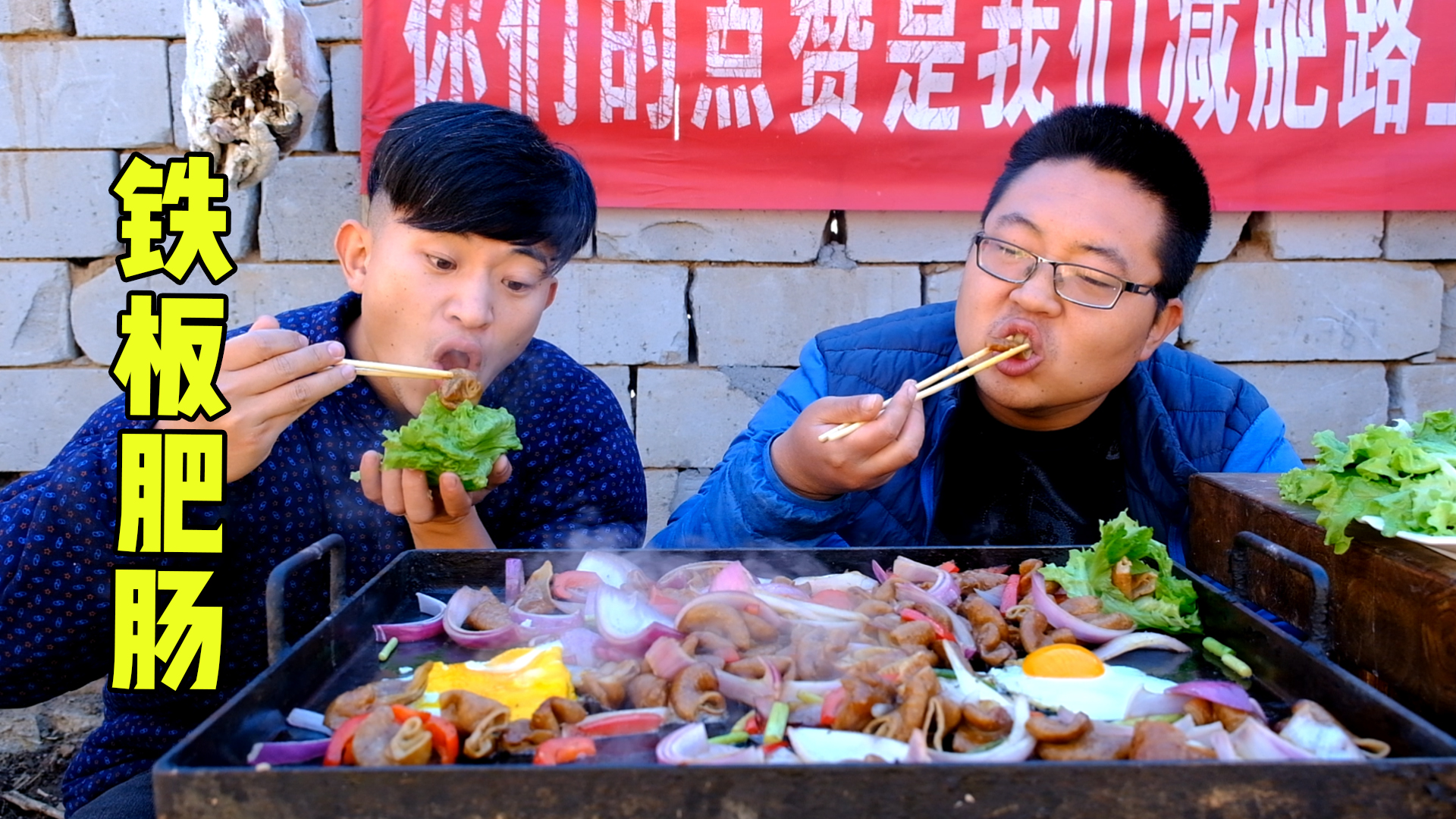 炸鸡腿营业额创新高，生意火爆，10多位顾客没买到！
