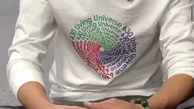 雄哥也抵不过强哥的软磨硬泡#翡翠手镯#翡翠定制