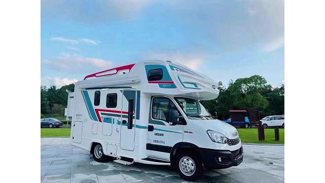 [烟花]亚特尊领ST双拓展房车