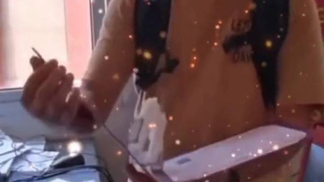 父亲承诺儿子考上哪就在哪买房，结果录取通知书一到，家里人：爸爸正在家“喝闷酒”