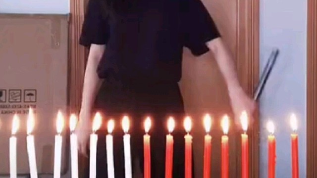 明明可以靠颜值吃饭偏要用功夫