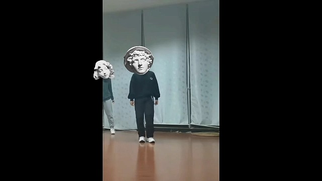 憨憨跳舞的一天