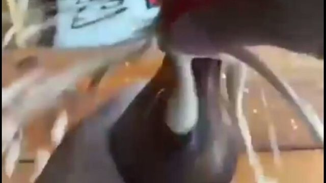 叫外卖小哥送的可乐，越冰越好