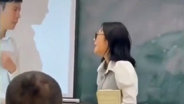 数学老师为多上课，居然说语文老师怀孕了