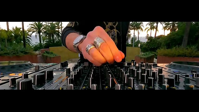 电音节(电子音乐)云蹦迪之 - Joe T Vannelli