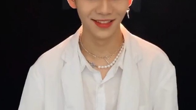 白雪公主有白马王子，小蓝有游乐王子，美女有野兽，而你，有我~