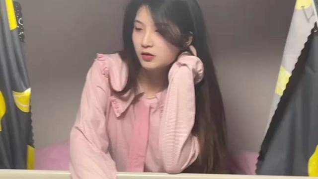 睡你对铺的室友