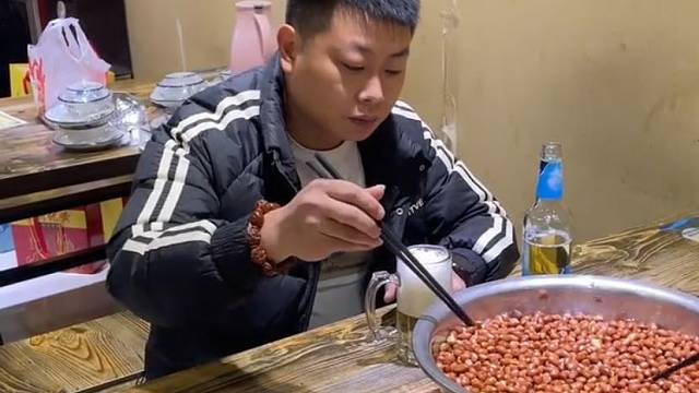 喝酒就得有气氛，下酒菜安排