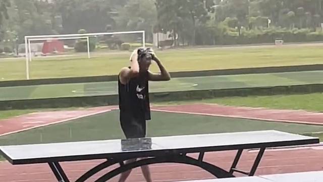 接受大自然的洗禮