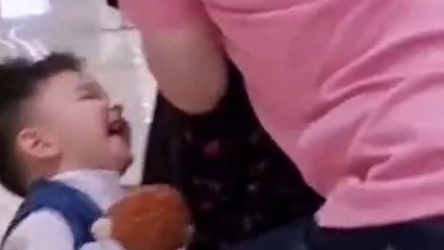 最后那一下，让场面极度失控。